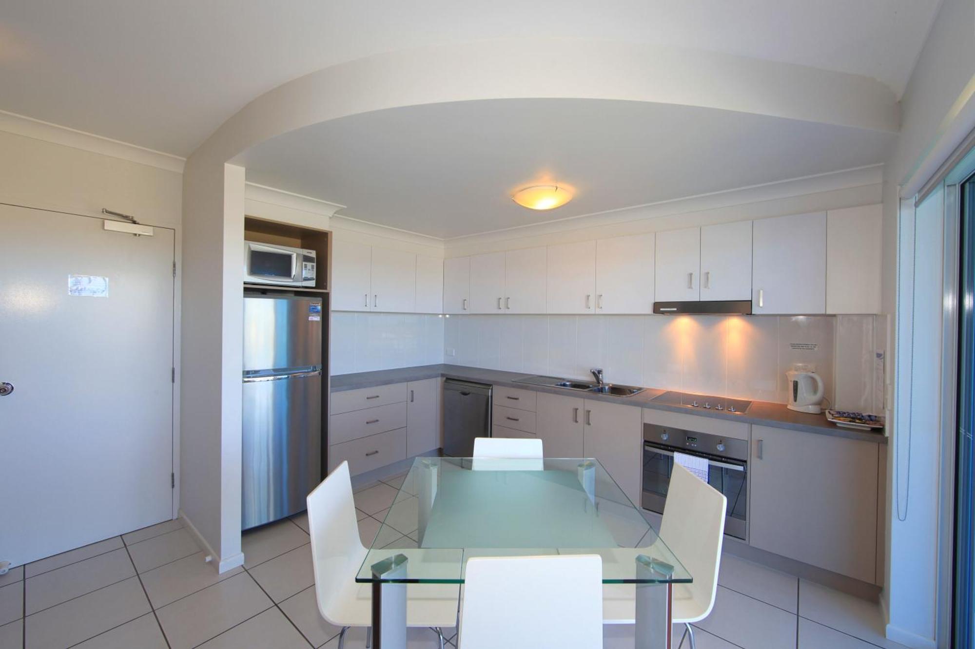 Koola Beach Apartments Bargara Zimmer foto